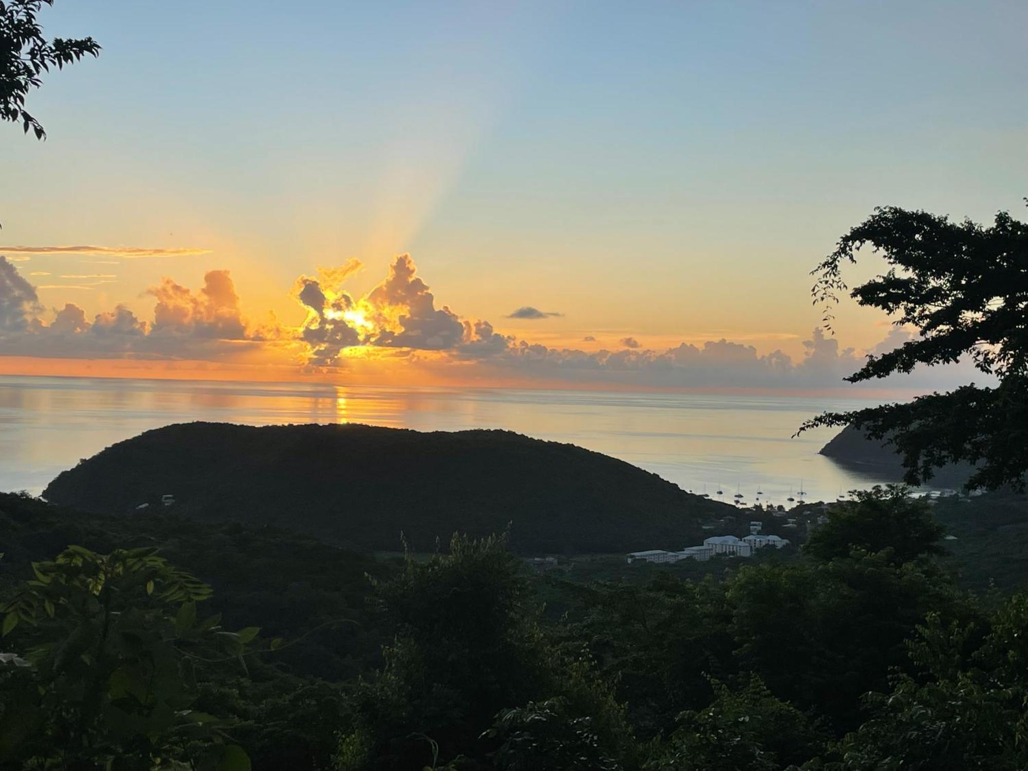 Bungalow "Doussin' Kreyol", Au Calme A 150M De La Plage Grande Anse エクステリア 写真